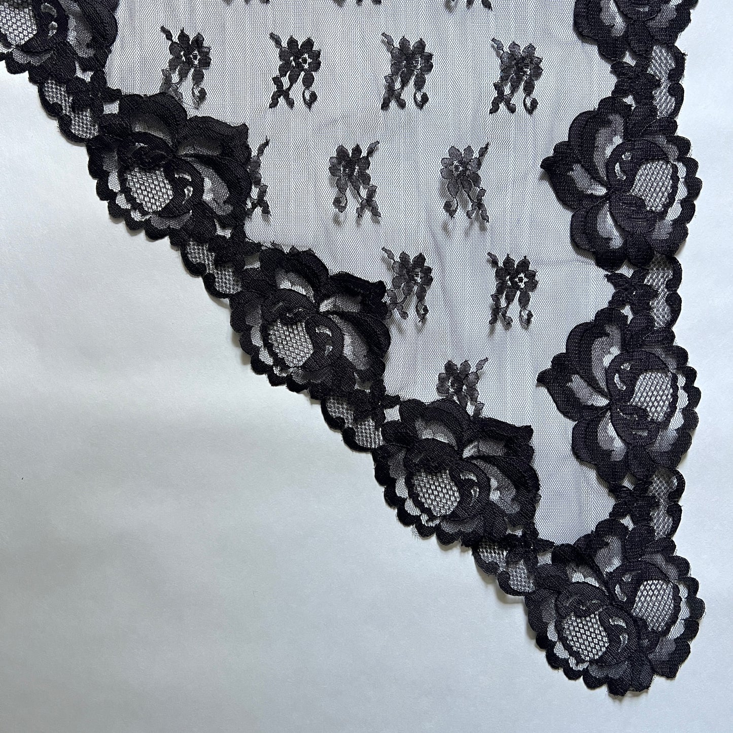 Elegancki koronkowy szal / Mantylka w stylu retro