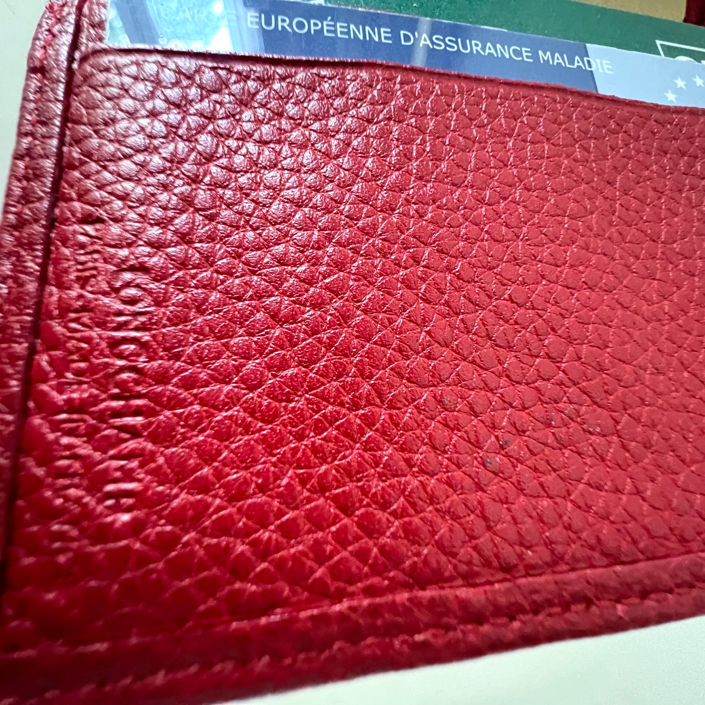 Vintage etui na karty Longchamp – czerwony skórzany portfel z tłoczonym logo