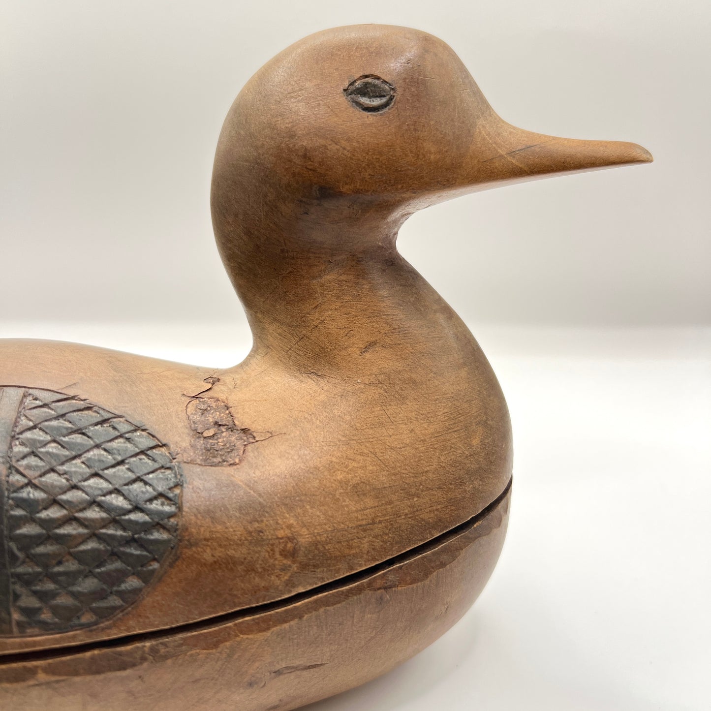 Drewniana kaczka – vintage pojemnik rzeźbiony ręcznie, folk art, lata 50–60.