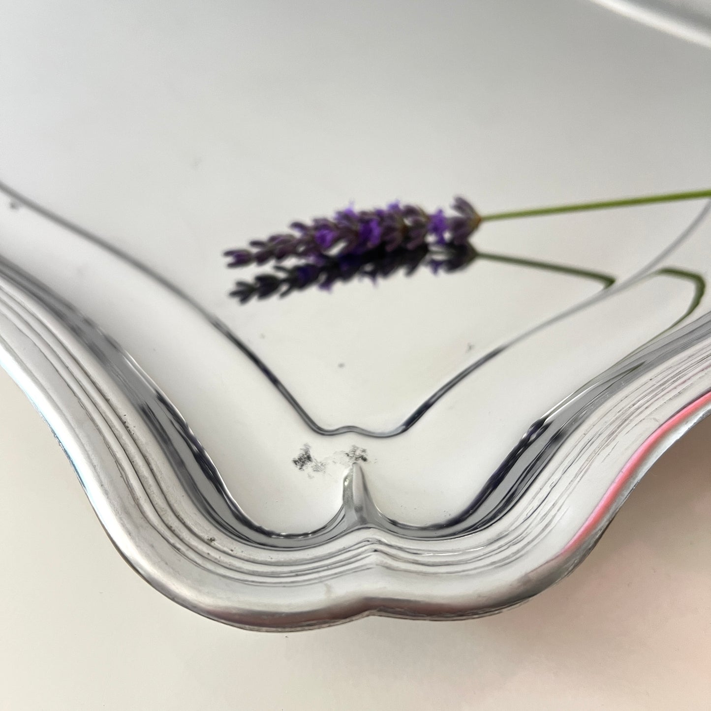 Taca serwisowa vintage — srebrna, metalowa, z uchwytami, 50 x 31 cm
