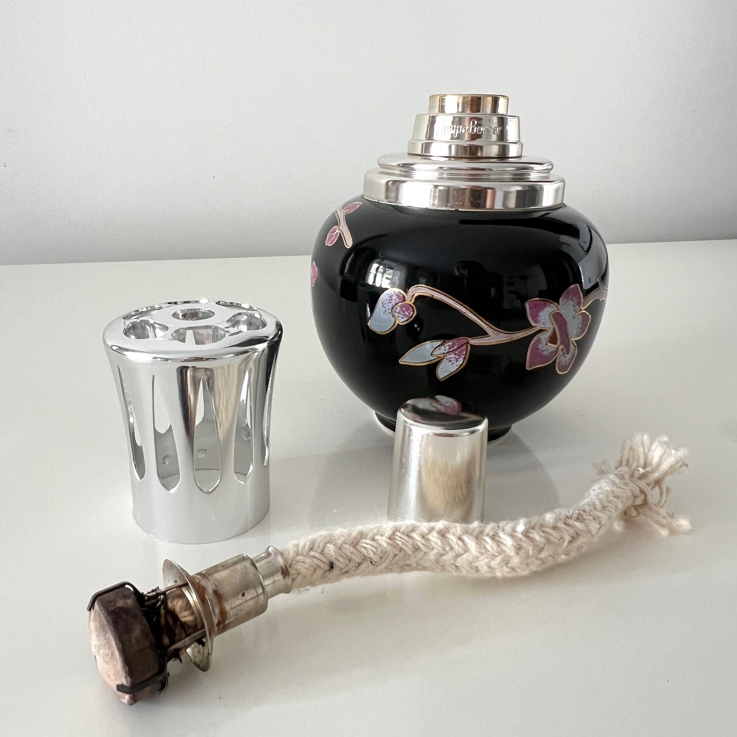 Lampa zapachowa Berger – czarna porcelana z kwiatem wiśni, komplet