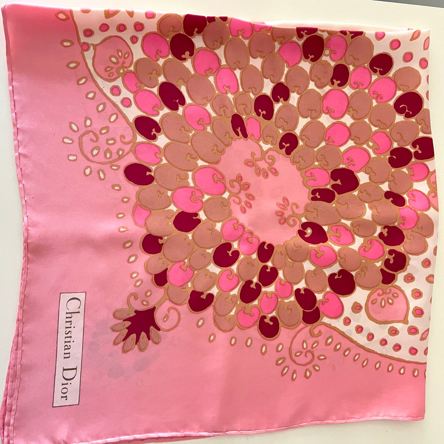 Apaszka Christian Dior – różowo-pudrowa, wzór paisley, 80×80 cm, oryginalne pudełko