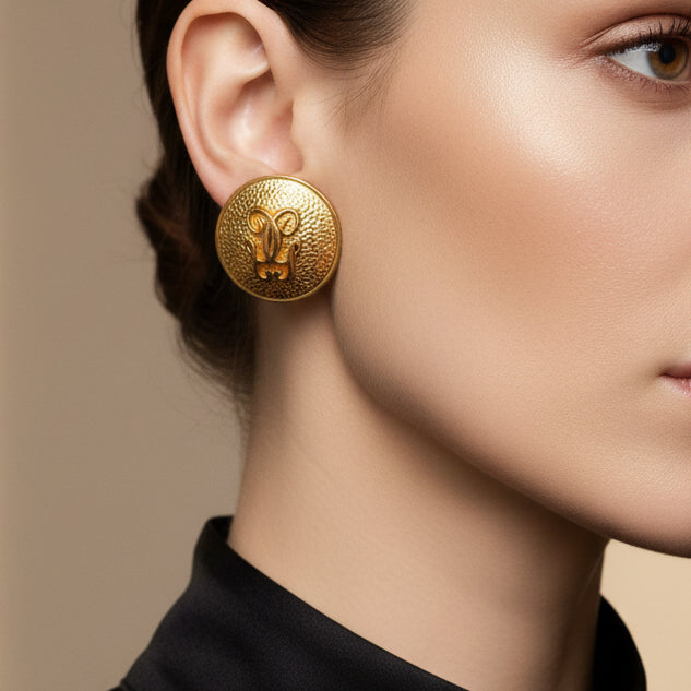 Klipsy vintage Guerlain – złote, logowane