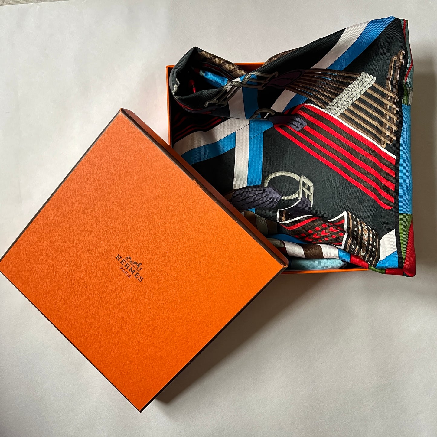 Apaszka Hermès Double Sangle 2018 - Carré 90 Jedwab Vintage