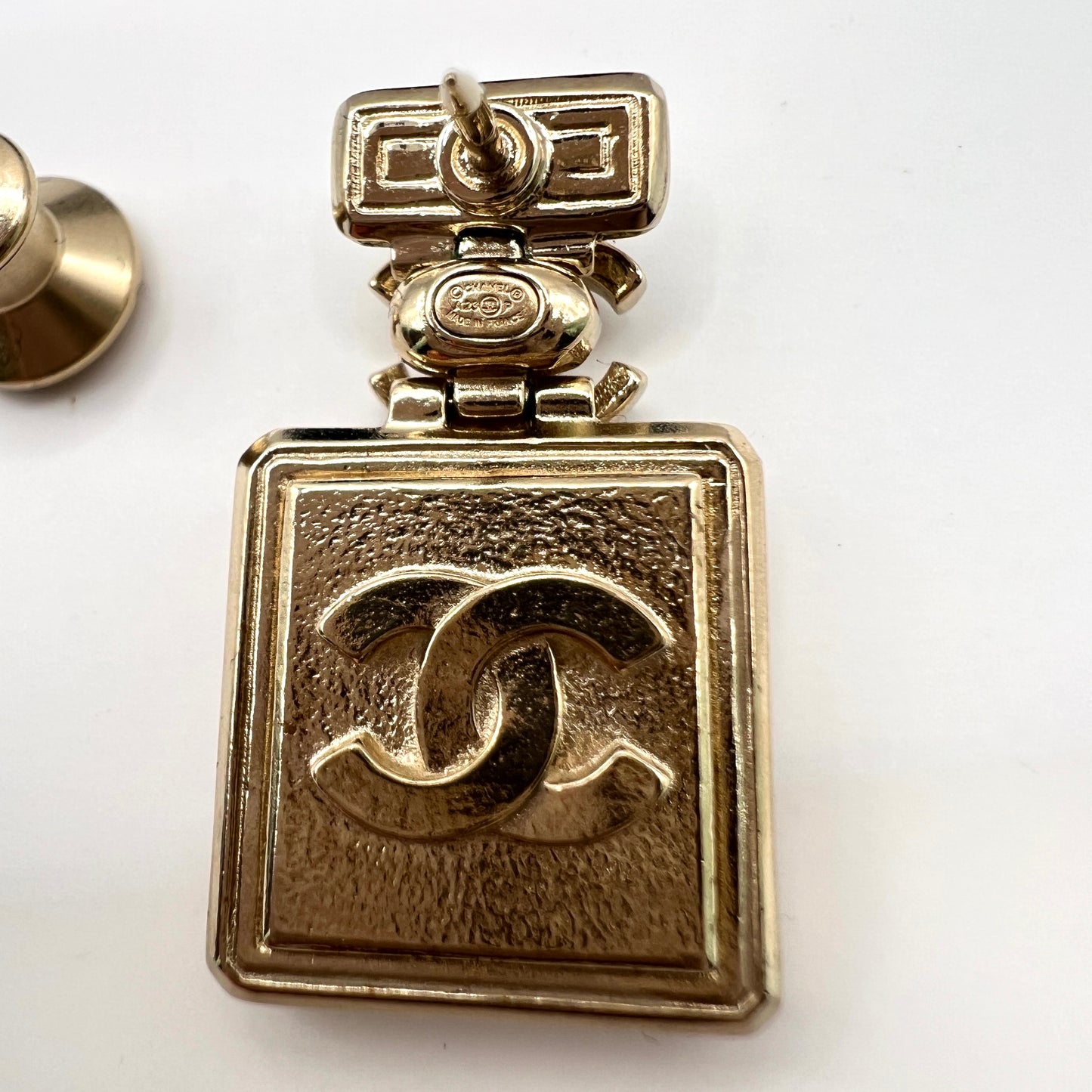 Broszka Chanel No. 5 z kryształami Made in France