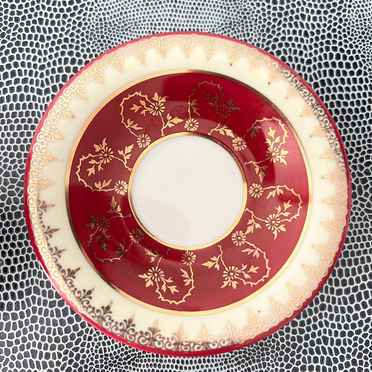 Komplet 6 filiżanek do kawy Limoges – vintage porcelana bordowo-złota w oryginalnym pudełku
