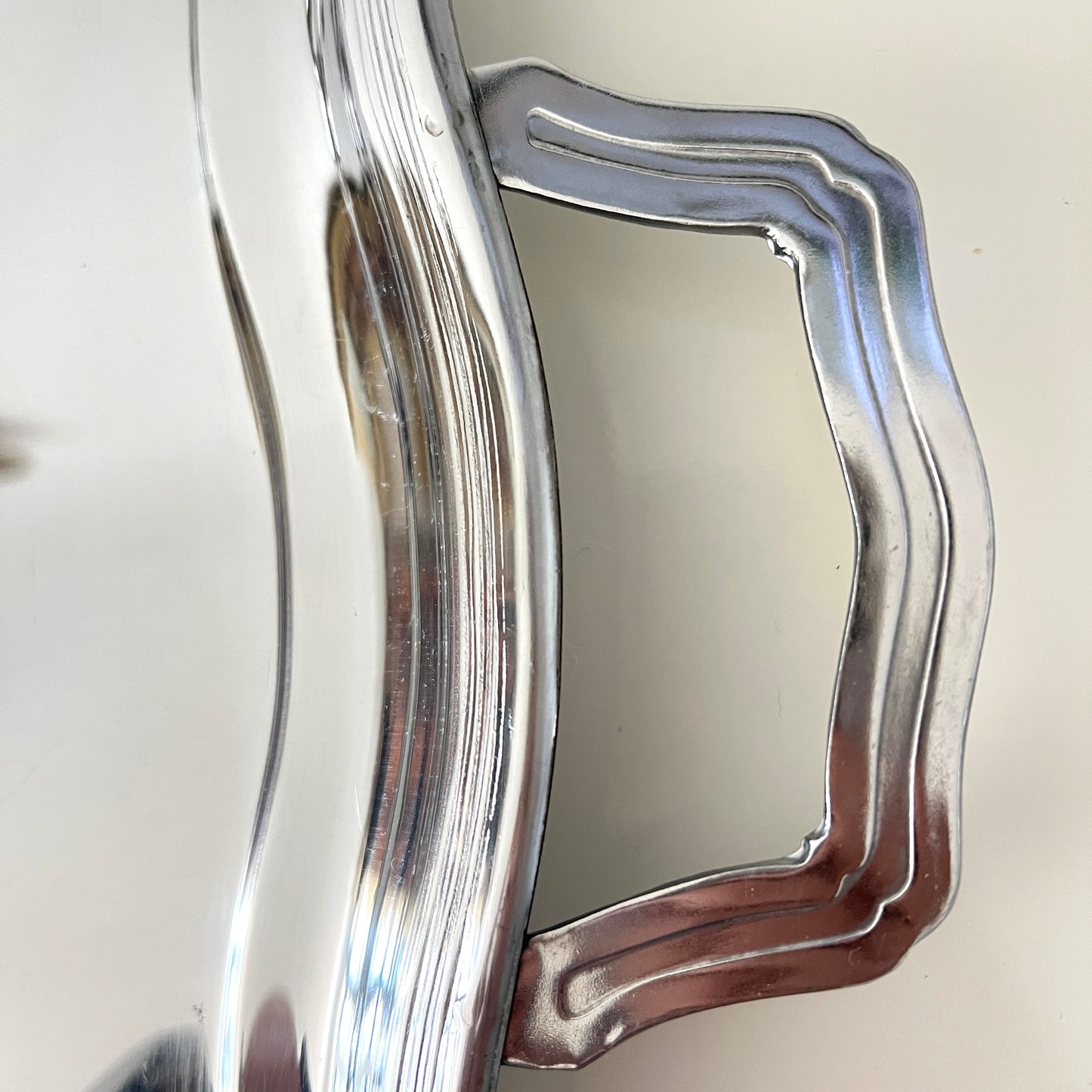 Taca serwisowa vintage — srebrna, metalowa, z uchwytami, 50 x 31 cm