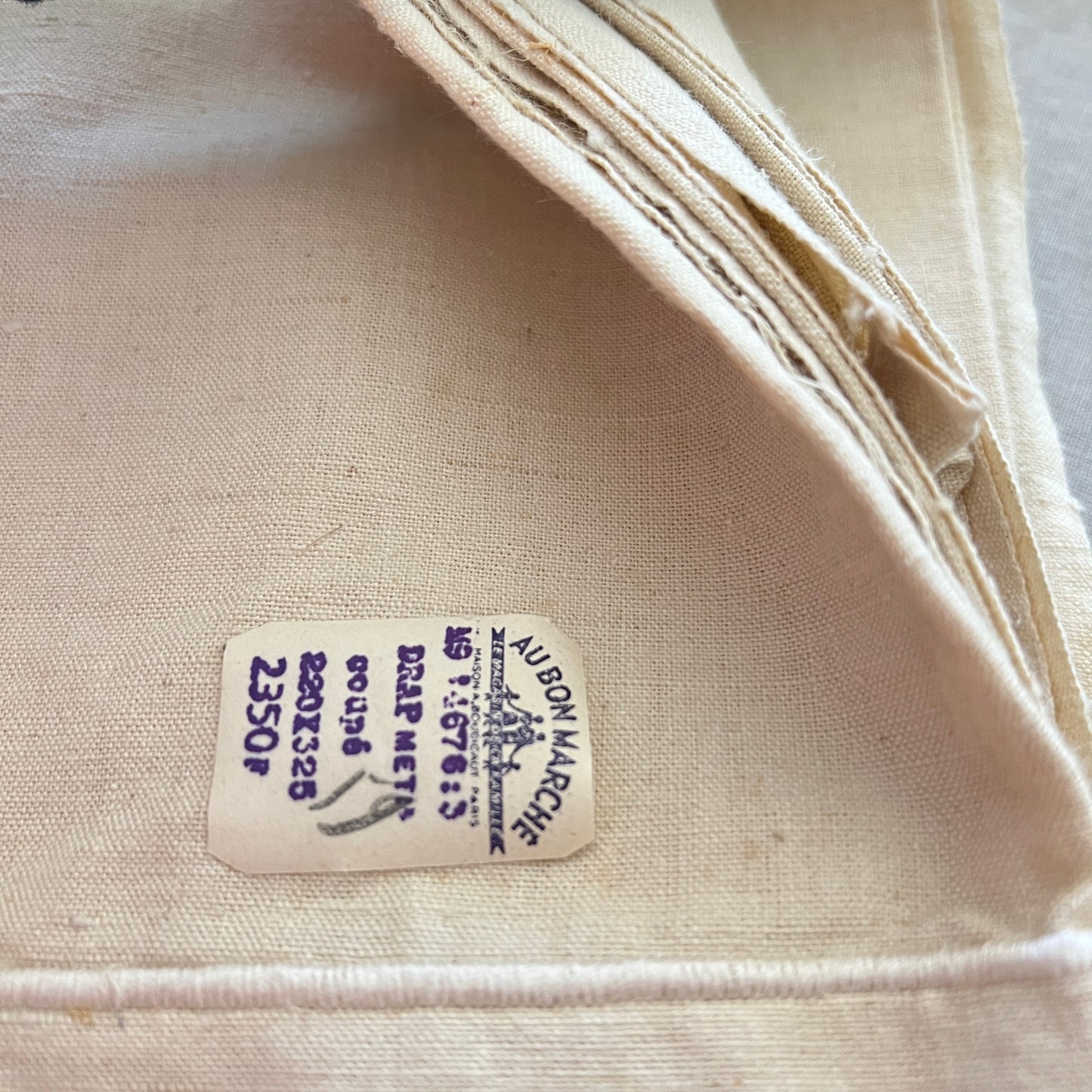 Francuska pościel lniana vintage – Au Bon Marché Paris, 220×325 cm