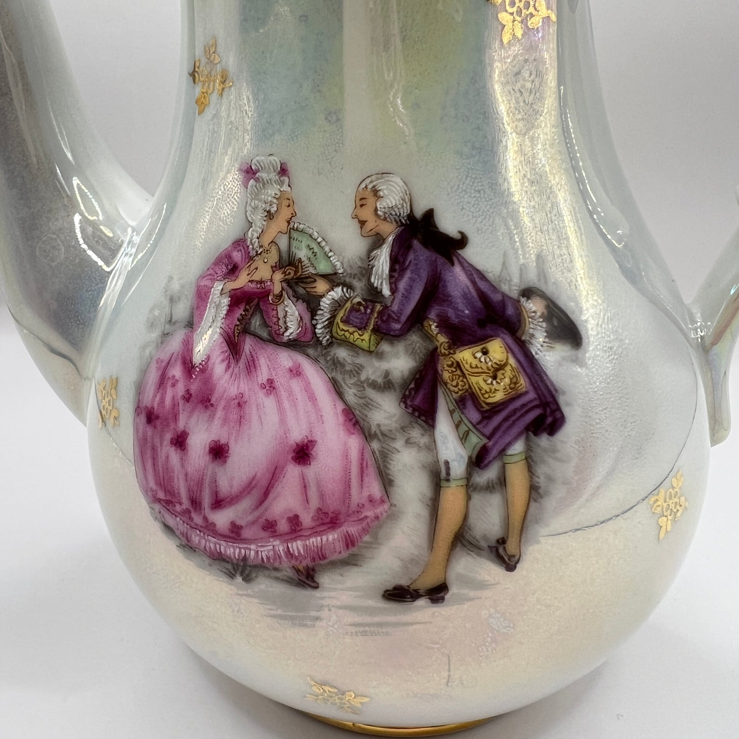 Ekskluzywny Serwis Kawowy Porcelaine France – Sceny Miłosne Fragonard, Złocenia i Iryzacja