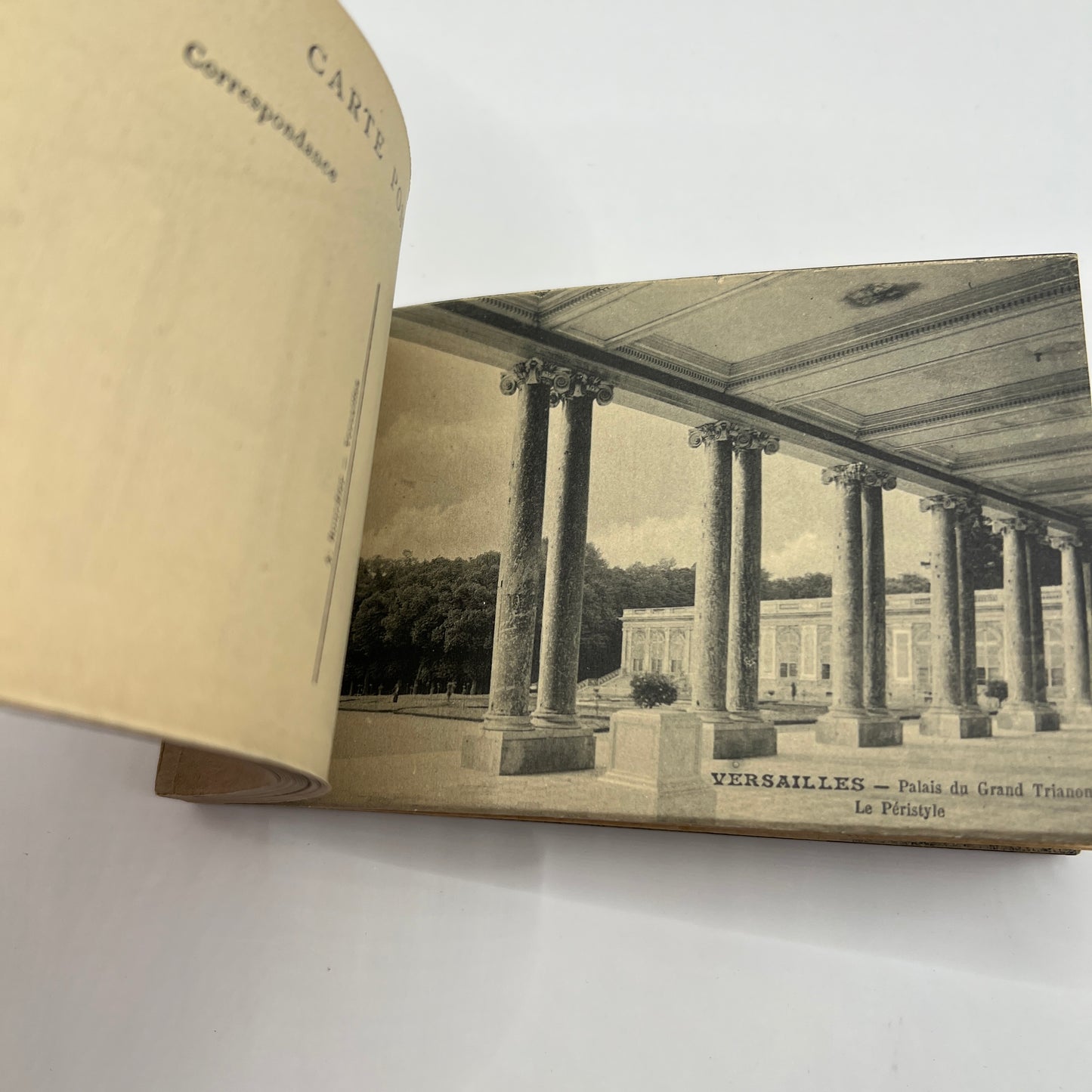 Antyczny album widokówek Wersal – A. Bourdier, Vintage